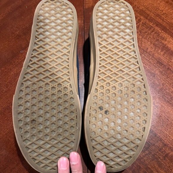 Men’s Classic Vans - Picture 9 of 13